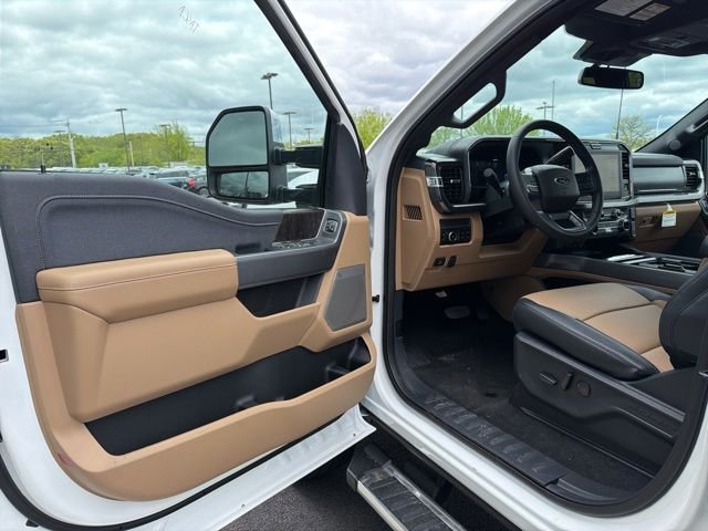 New 2026 Star White Metallic Tri-Coat Ford F-350® Lariat® image 11