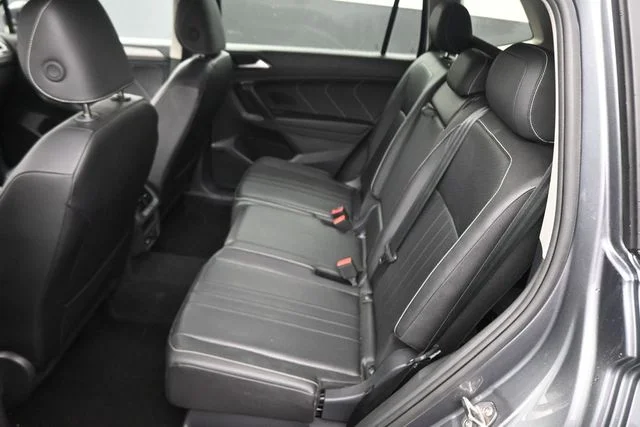 Used 2024  Volkswagen 2.0T SE image 19