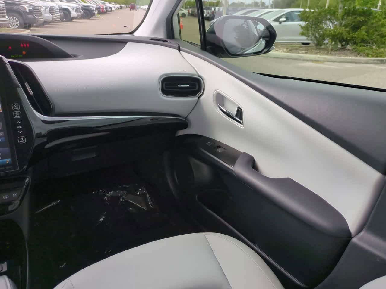 Certified Used 2021 Wind Chill Pearl Toyota Limited image 16