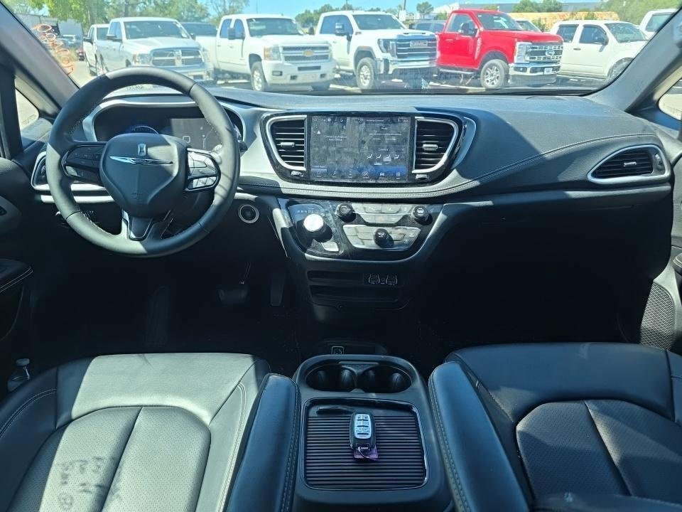 Used 2024 Ceramic Gray Clearcoat Chrysler Touring L image 7