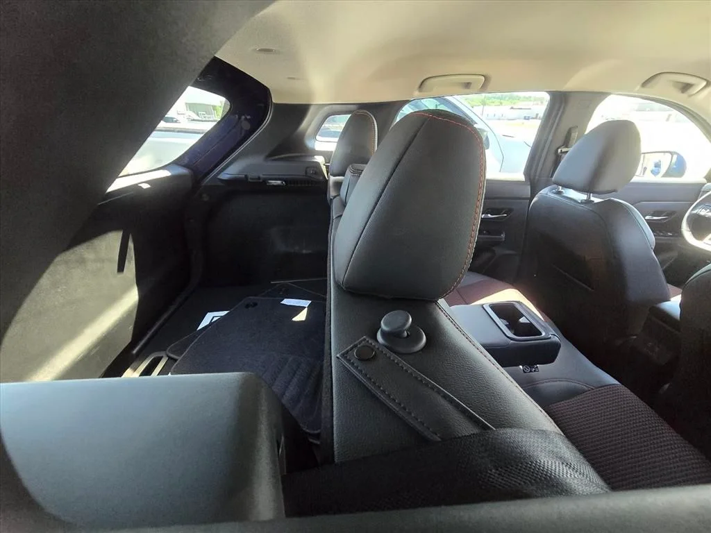 Used 2025 Blue Nissan SR image 6