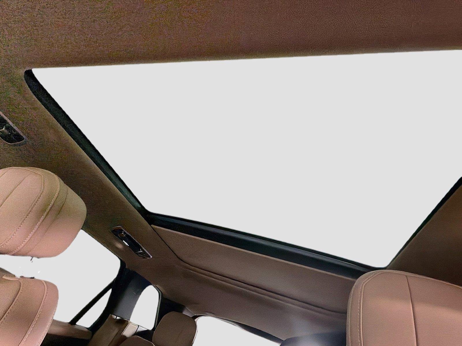 New 2026 Fuji White Land Rover SE image 22
