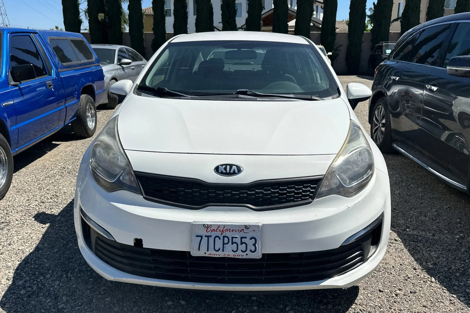Used 2017 Clear White Kia LX image 3