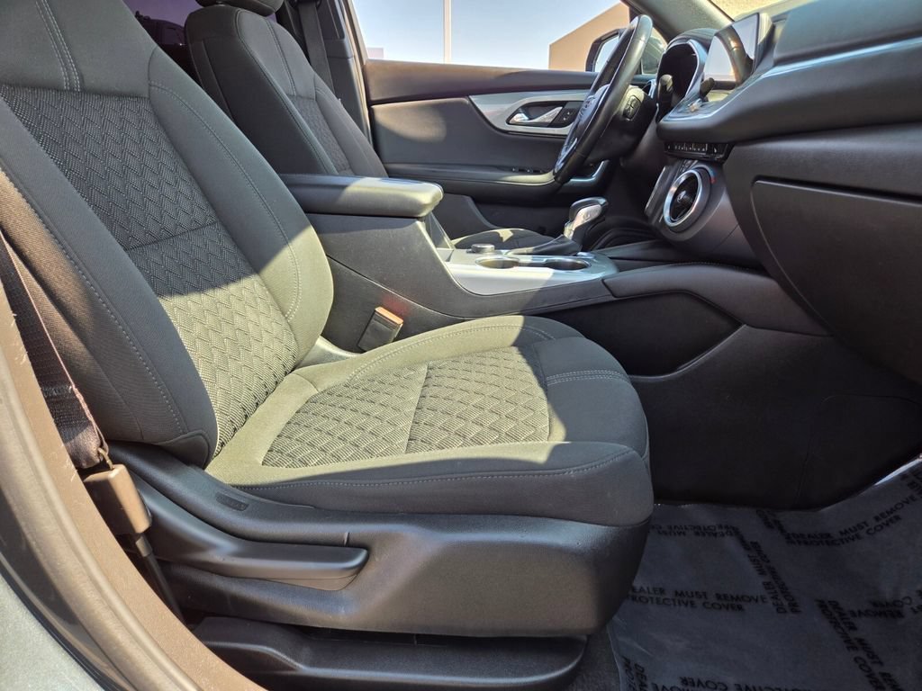 Used 2020 GRAPHITE METALLIC Chevrolet LT image 15