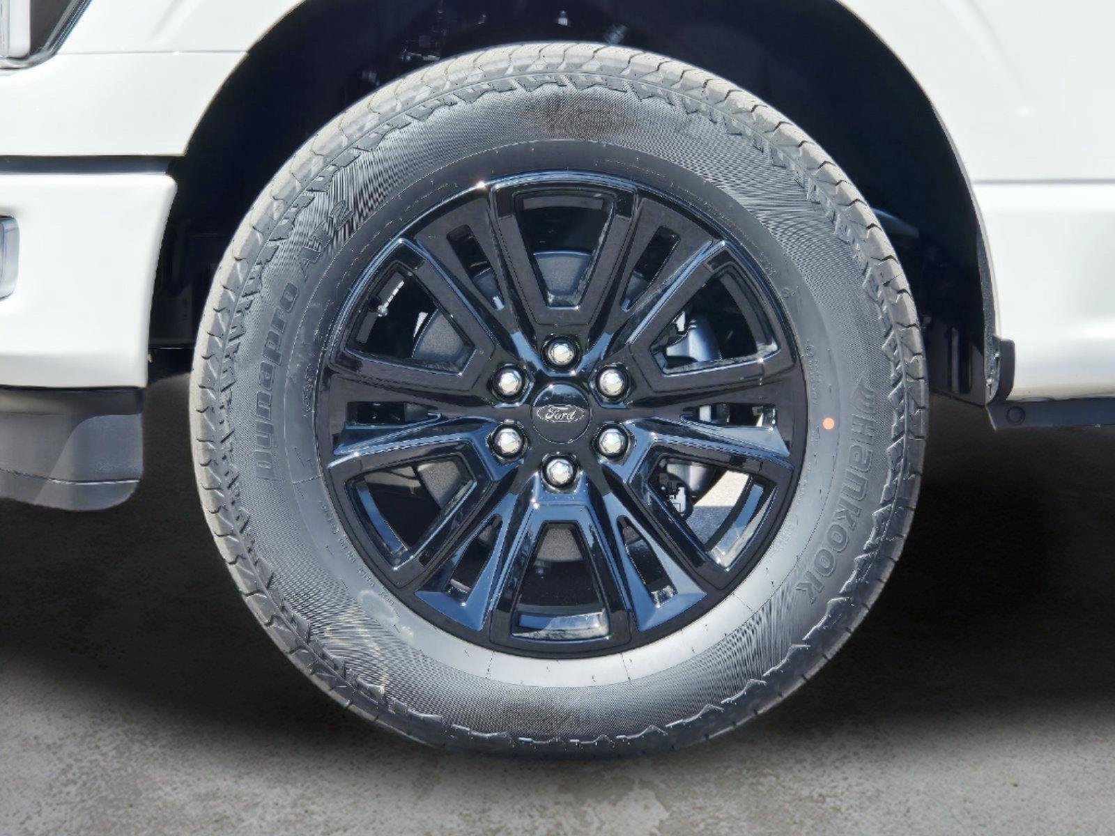 New 2026 Star White Metallic Tri-Coat Ford Platinum® image 8