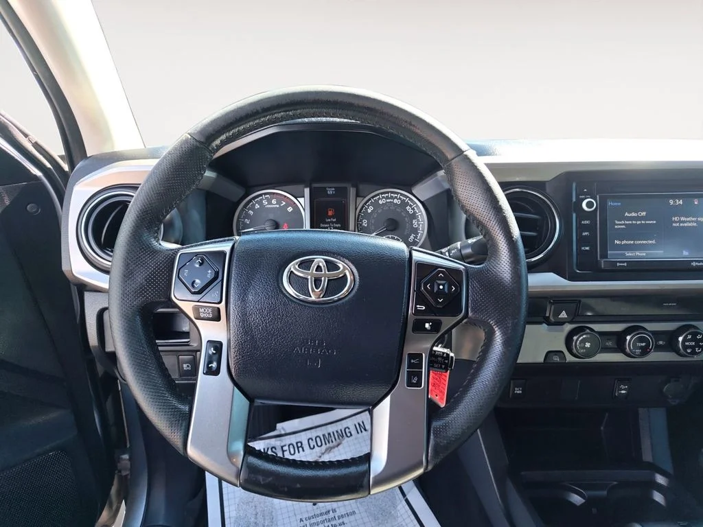 Used 2018 Silver Toyota SR5 image 12