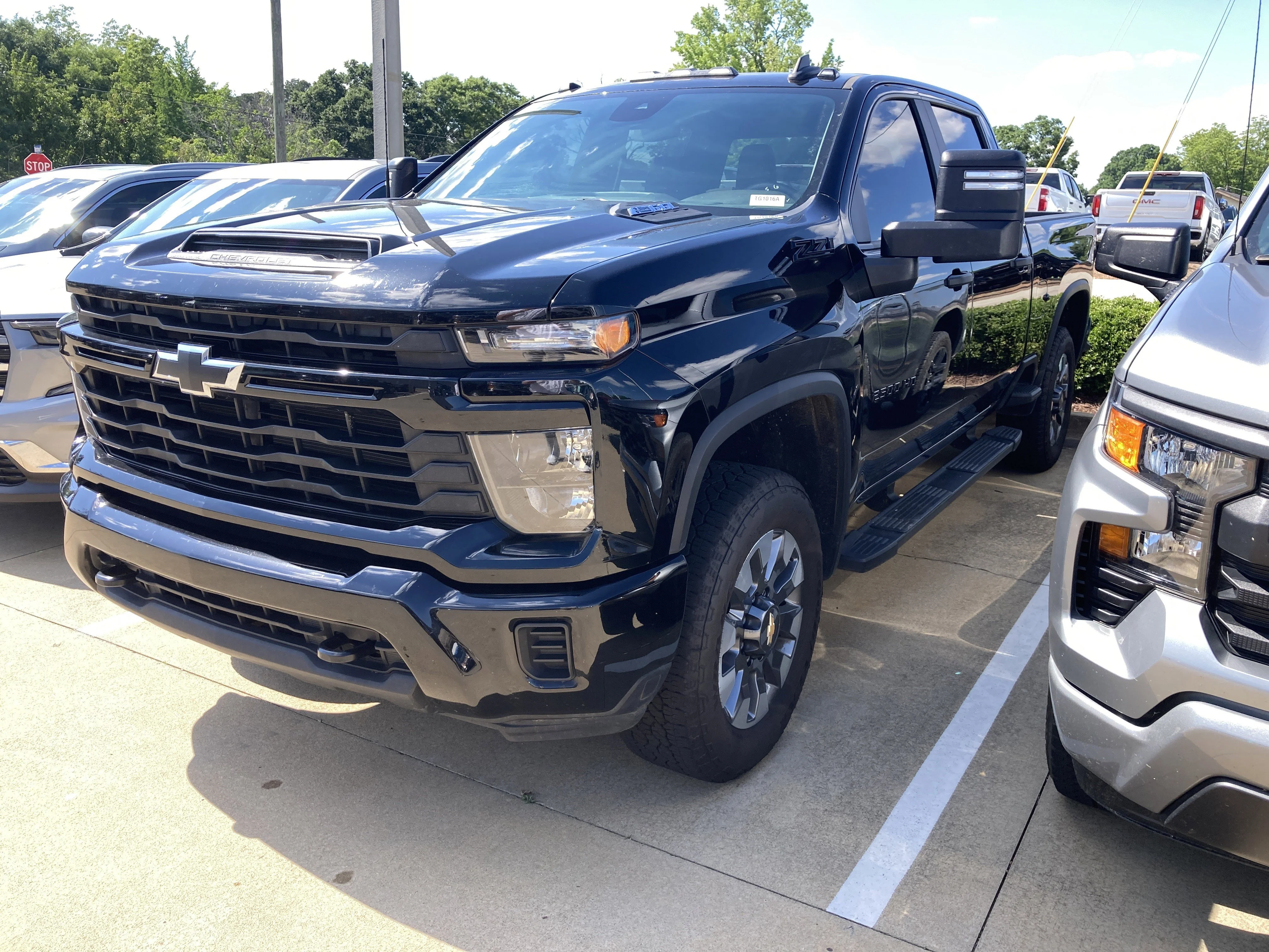 2024 Chevrolet Silverado HD Custom 4WD Crew Cab Standard Box's photo