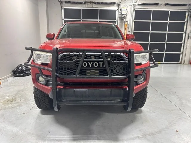 Used 2019 Red Toyota SR5 image 3