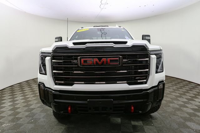 Used 2024 White GMC AT4X image 4