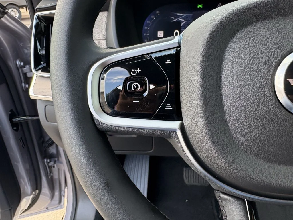 New 2026 Aurora Silver Volvo Plus image 16