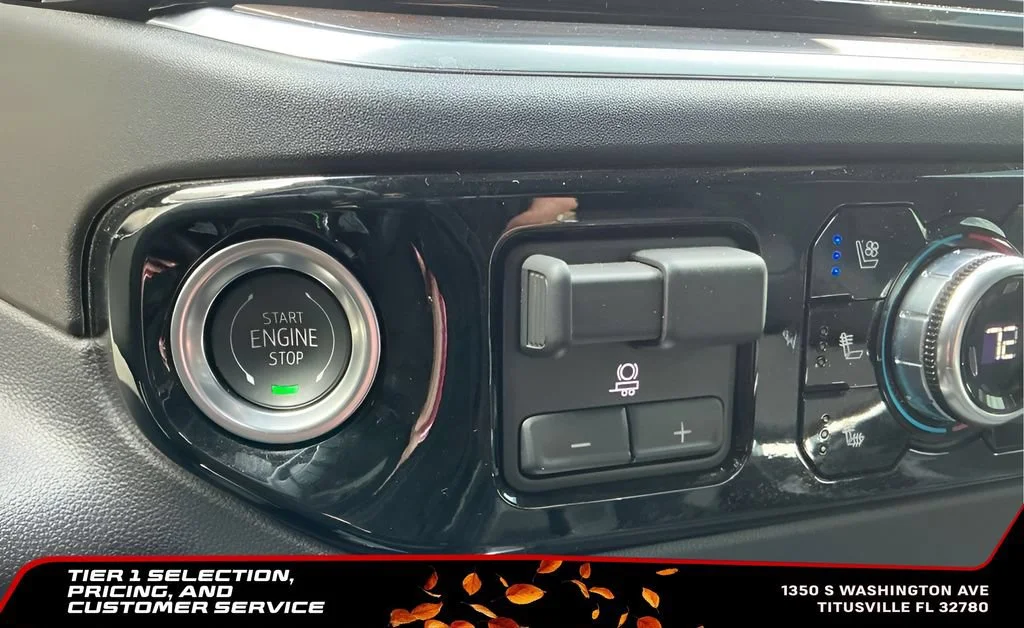Used 2025 Titanium Rush Metallic GMC SLT image 28