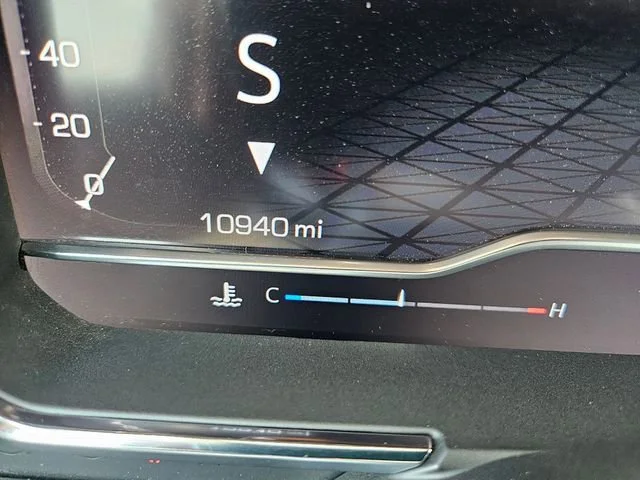 Used 2025 Summit White GMC AT4 image 16