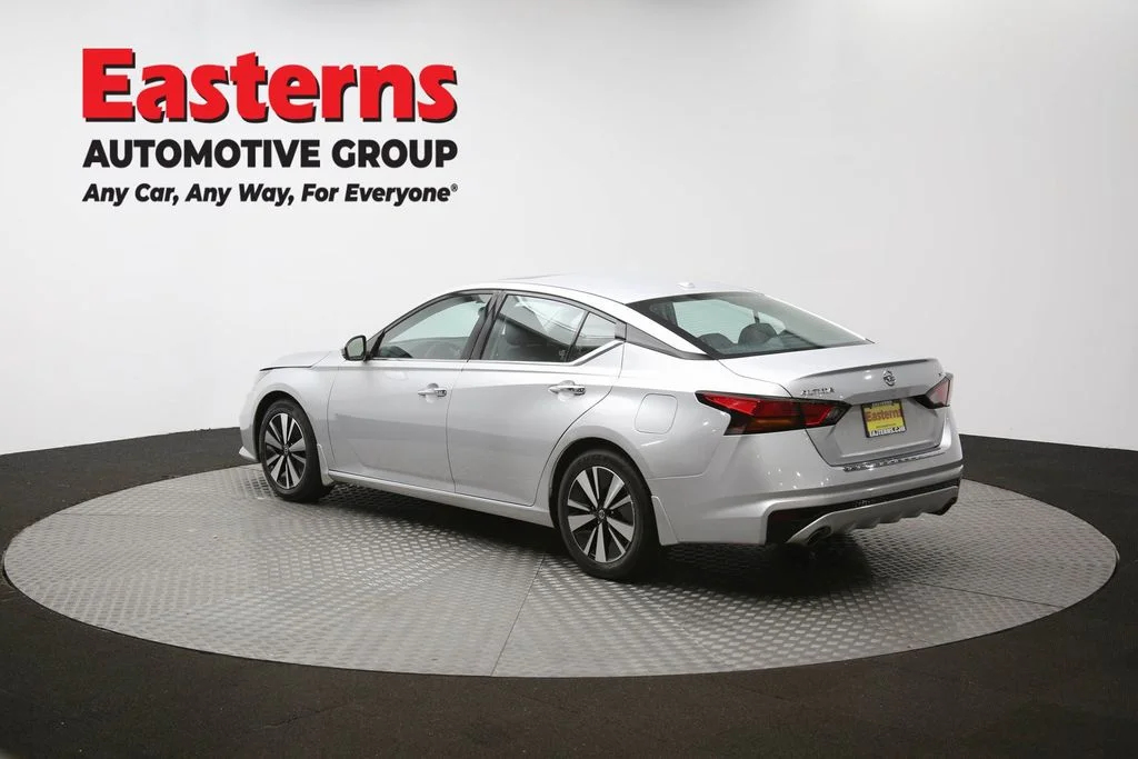 Used 2022 Silver Nissan 2.5 SL image 61