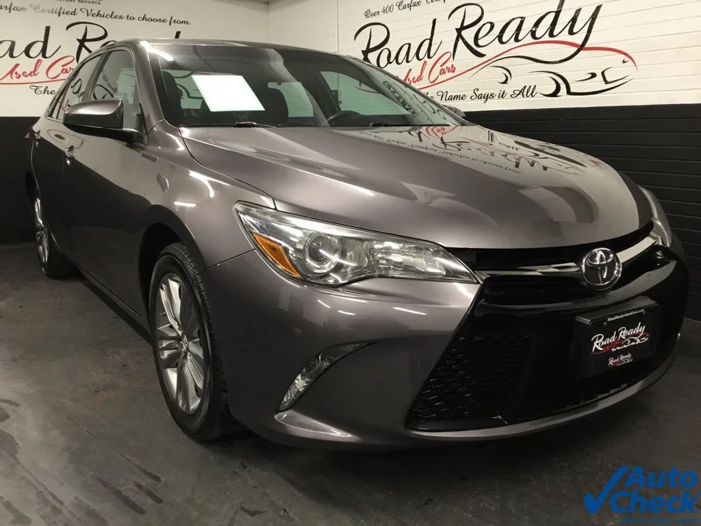 Used 2017 Gray Toyota SE image 3