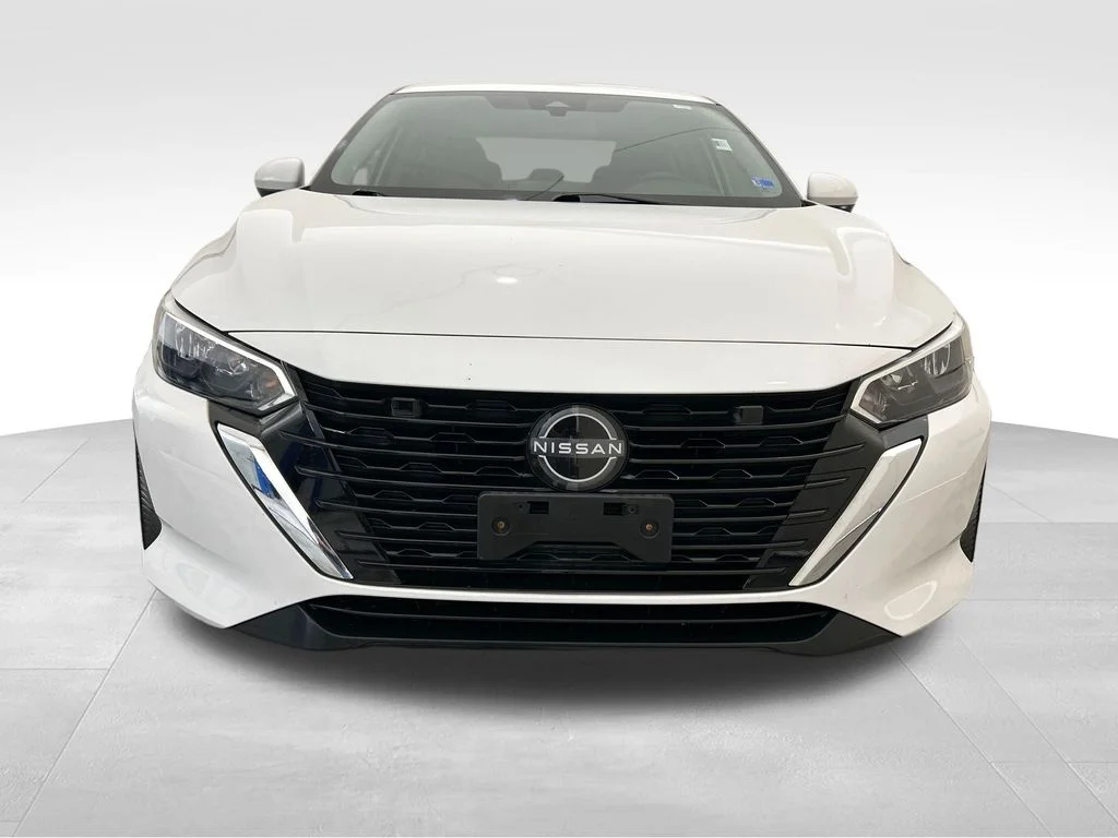 Used 2024 White Nissan SV image 9