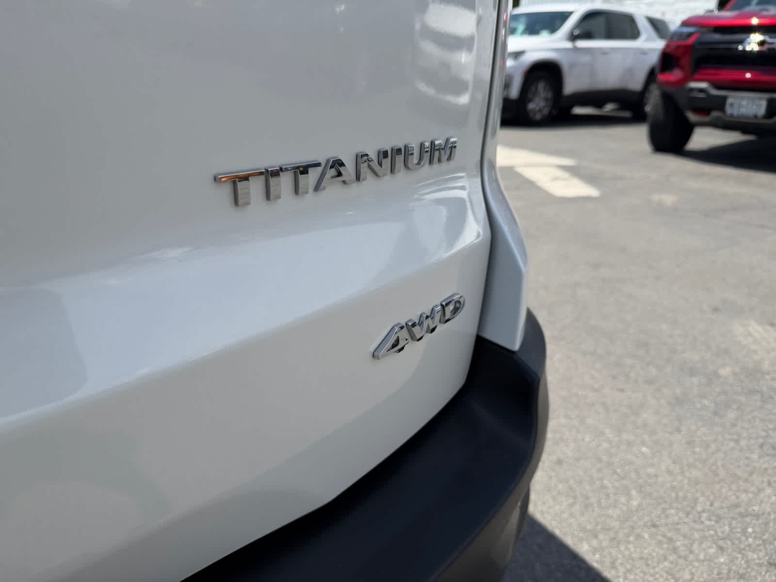 Used 2020 White Platinum Metallic Tri-Coat Ford Titanium image 21