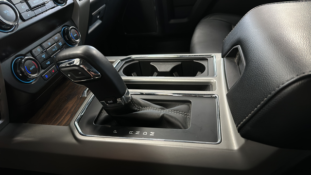 Used 2020 Stone Gray Metallic Ford Lariat image 18