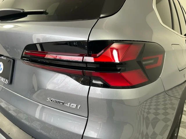 New 2026 Skyscraper Grey Metallic BMW xDrive40i image 17