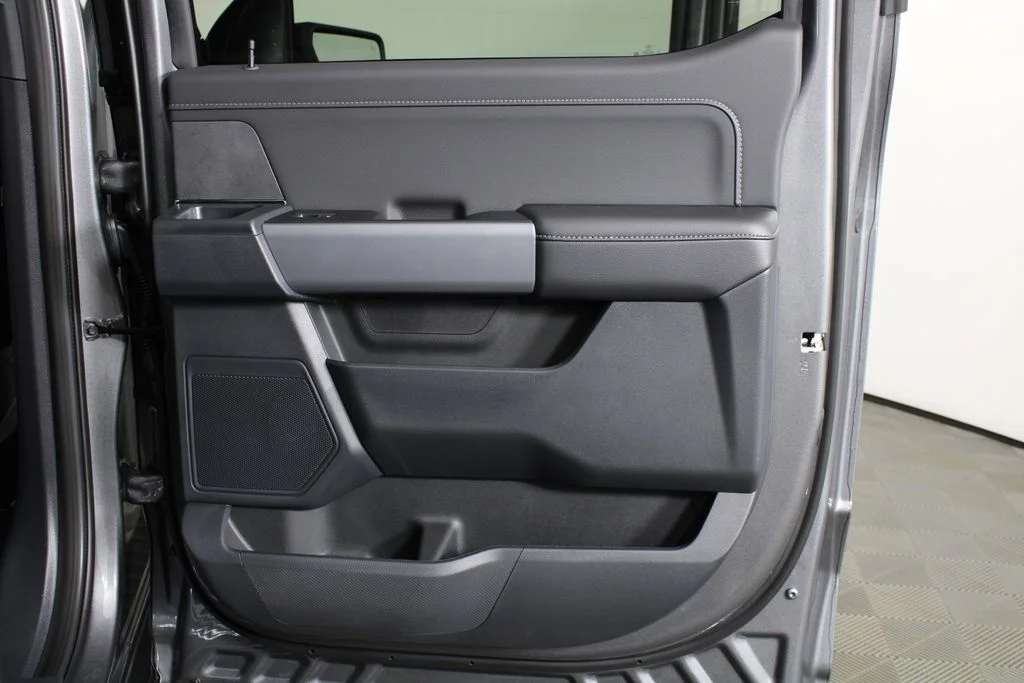 New 2026 Carbonized Gray Metallic Ford XLT image 9