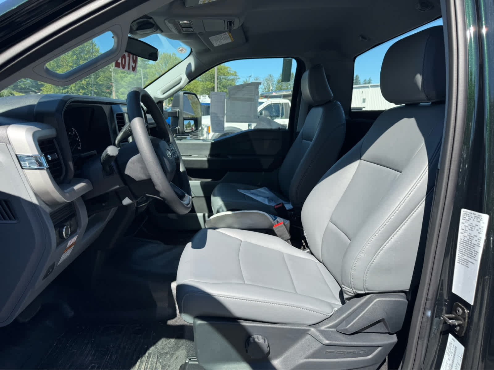 2025 Ford F-350 Super Duty Chassis Cab XL - Photo 12