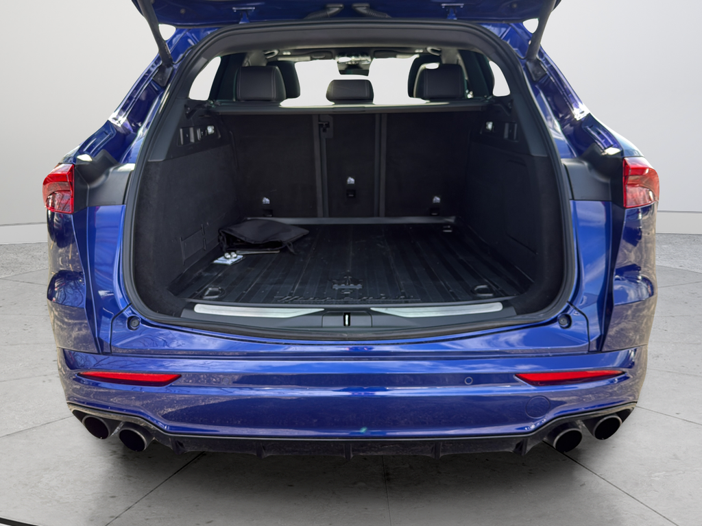 Used 2023  Maserati GT image 18