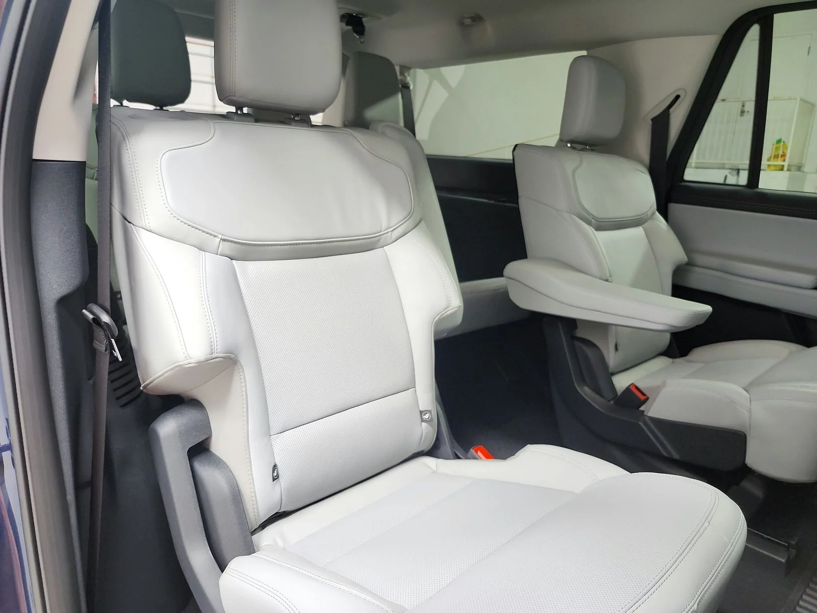New 2027 Blue Ember Metallic Ford MAX Platinum image 46