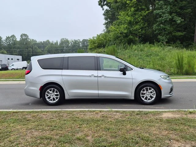 Used 2024 Silver Chrysler Touring L image 14