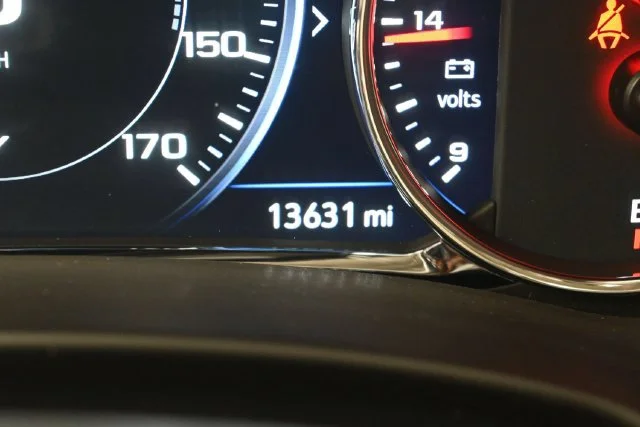 Used 2023 SUMMIT WHITE GMC Denali image 16
