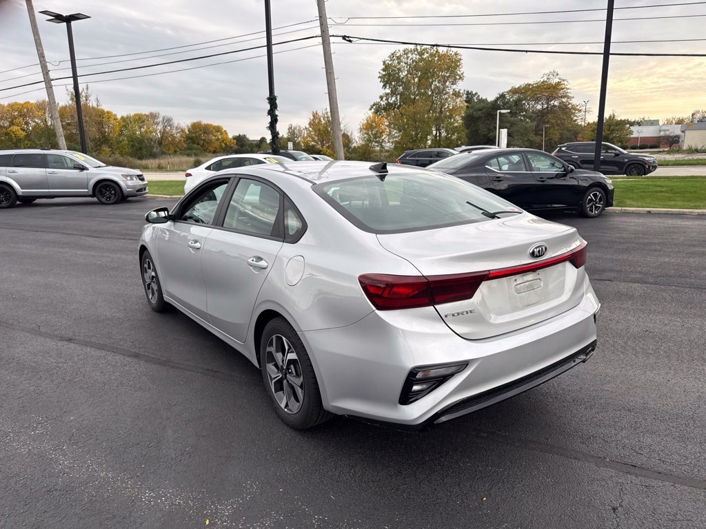 Used 2021 Silver Kia LXS image 3