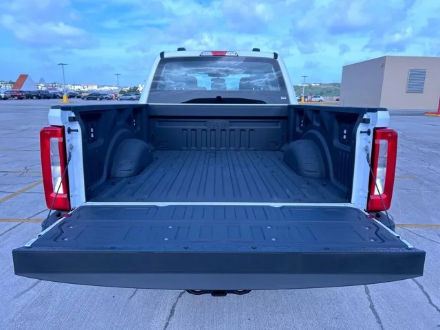 New 2026 OXFORD WHITE Ford XL Crew Cab image 11