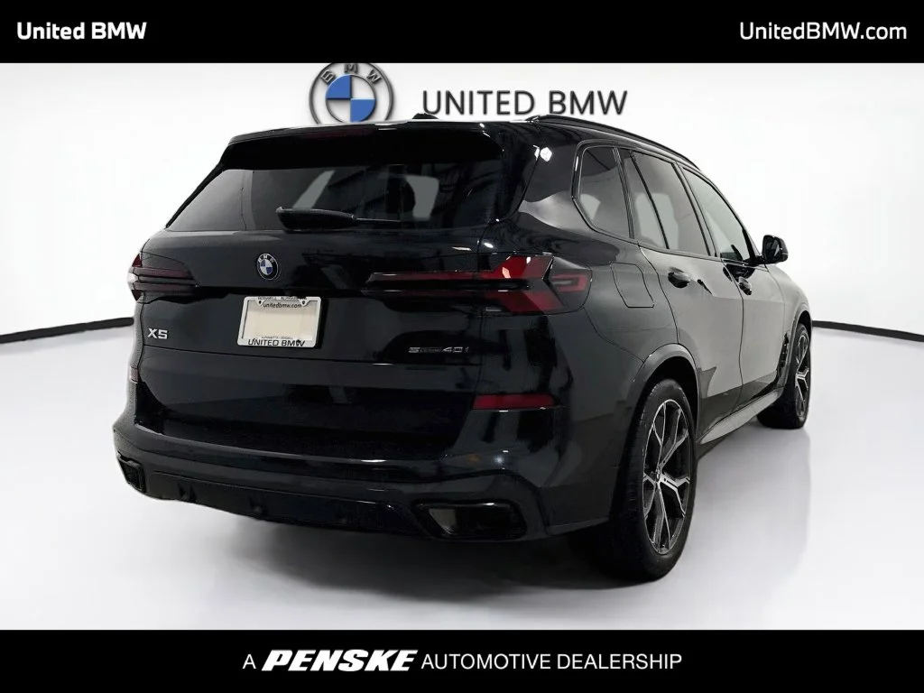 Used 2024 Black Sapphire Metallic BMW sDrive40i image 5