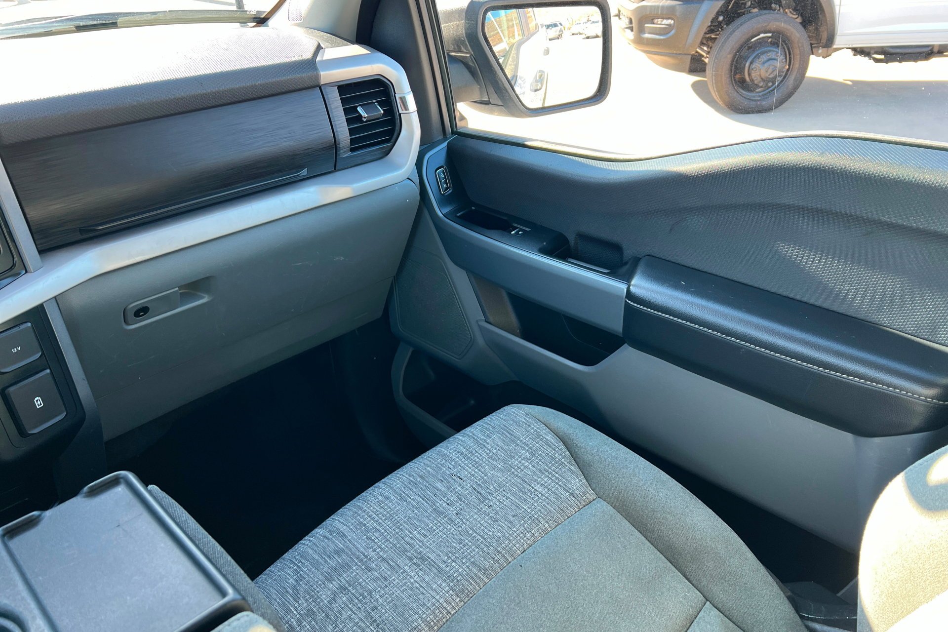 2023 Ford F-150 XLT - Photo 11