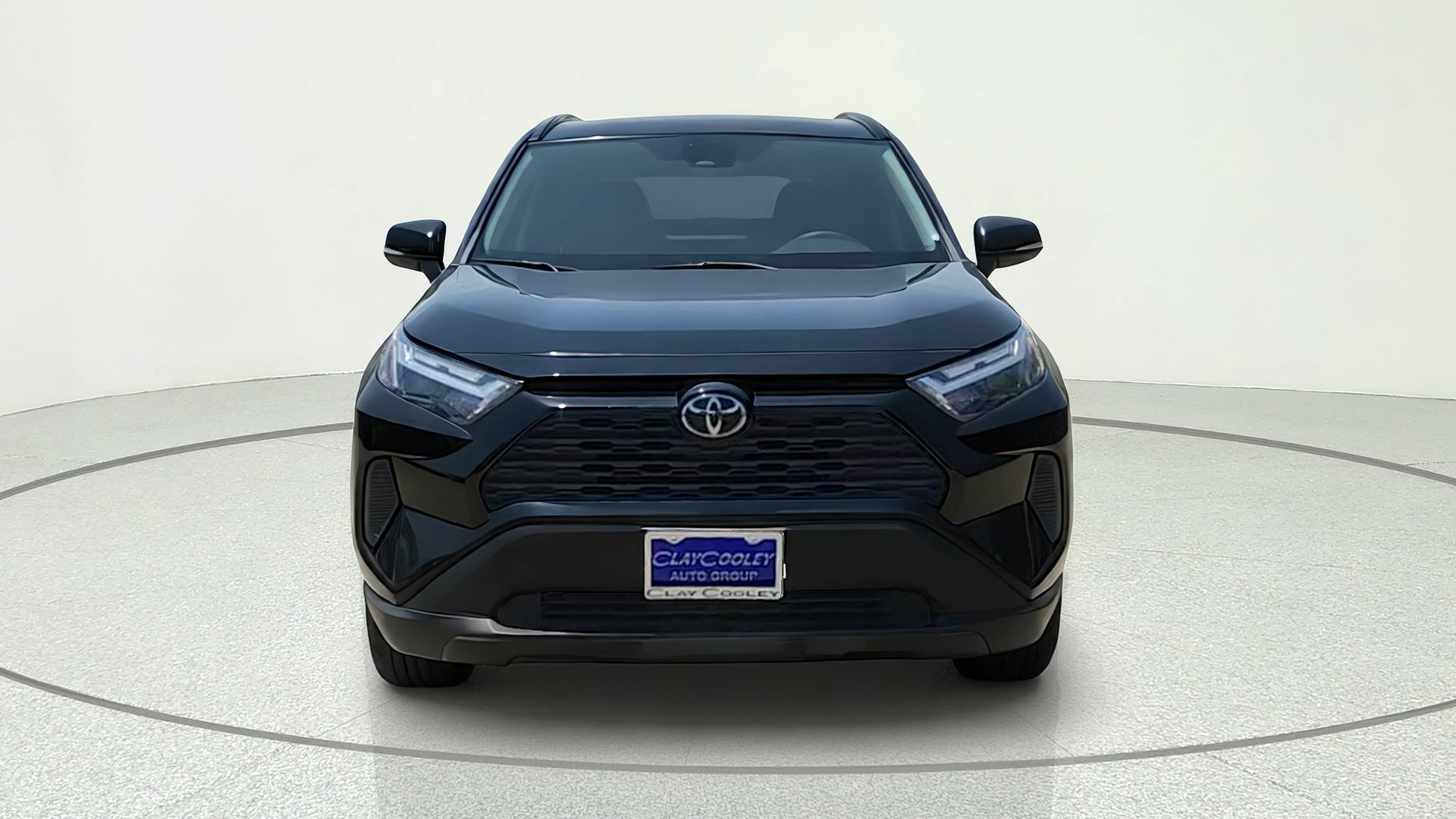 Used 2022 Black Toyota XLE image 2