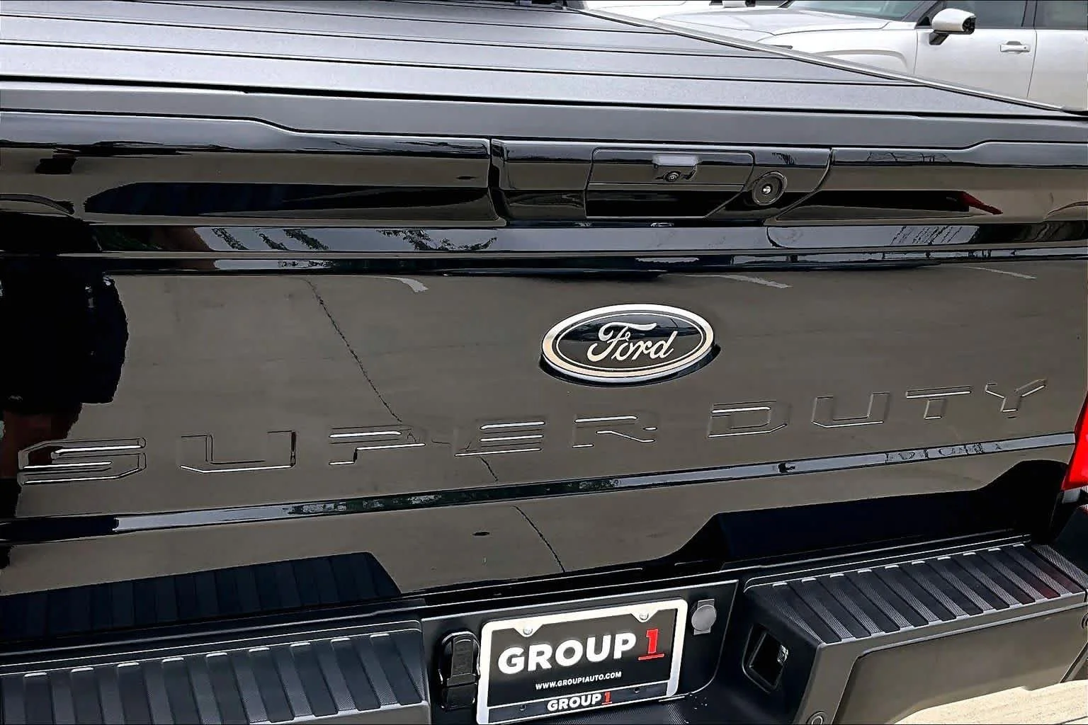 Used 2024 Agate Black Metallic Ford LARIAT image 29