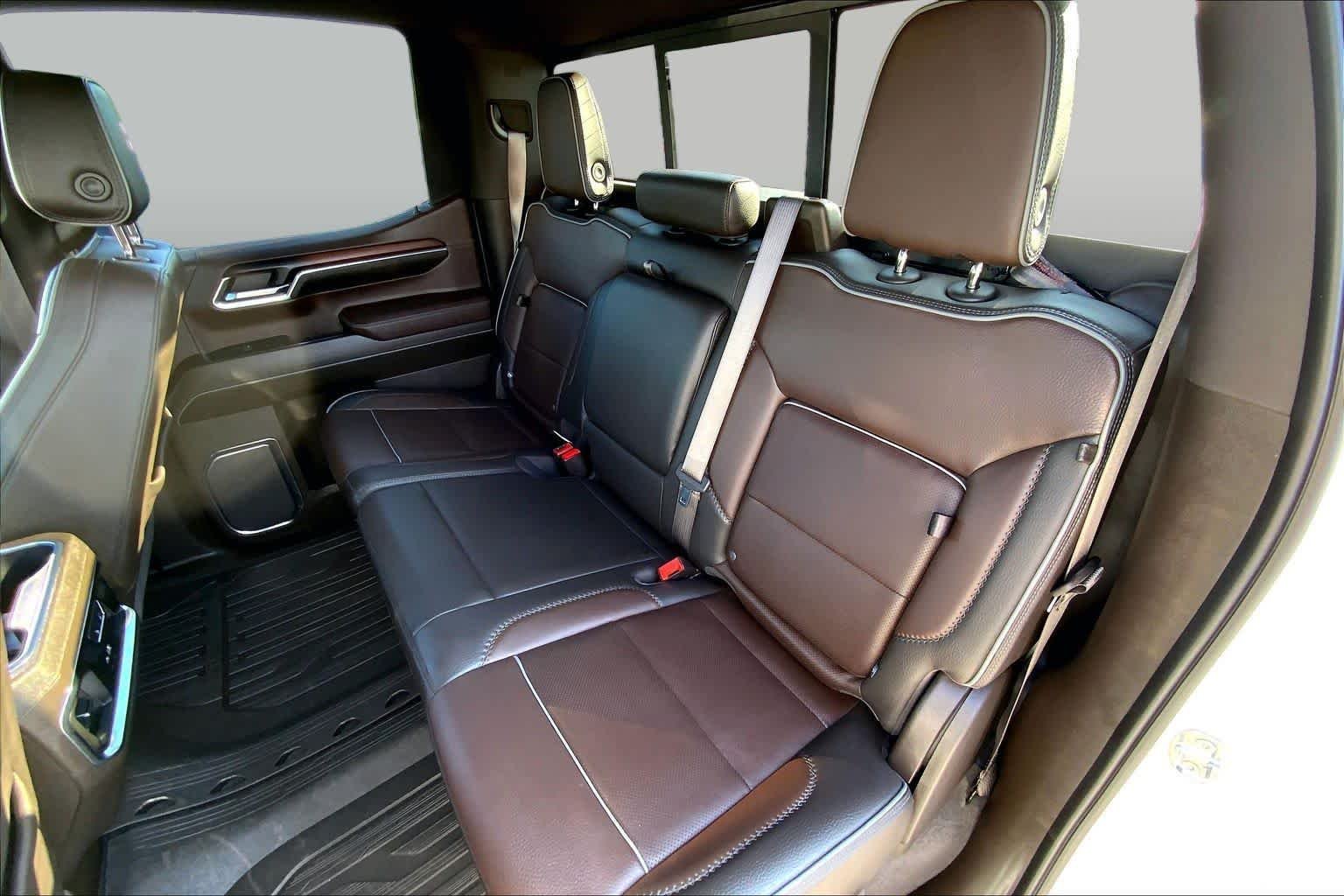 Used 2024 White Frost Tricoat GMC Denali image 19
