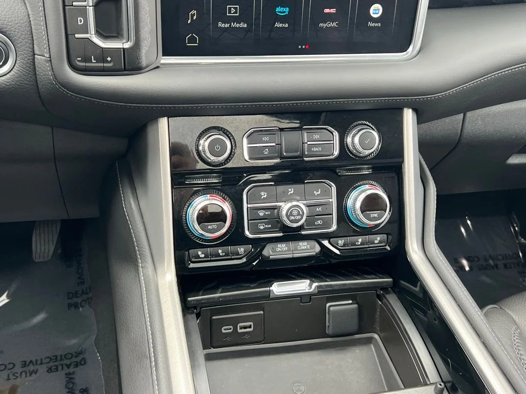2024 GMC Yukon Denali - Photo 20