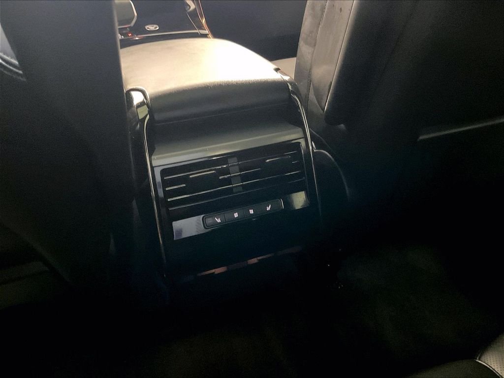 Used 2025 White Land Rover SE image 27