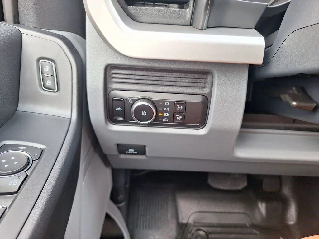 New 2026 Oxford White Ford F-250® XL image 18