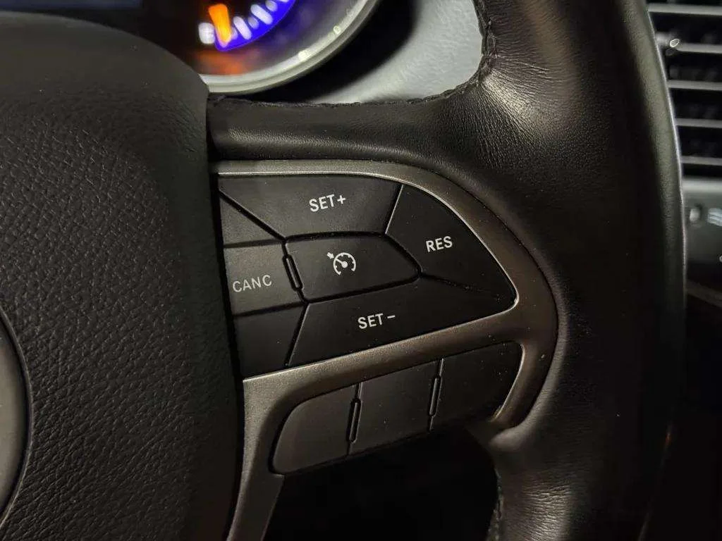 Used 2021 Sting-Gray Clearcoat Jeep Laredo X image 16