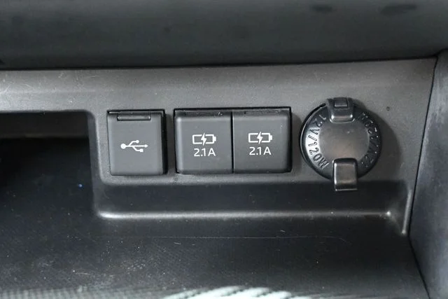 Used 2021  Toyota XLE image 26
