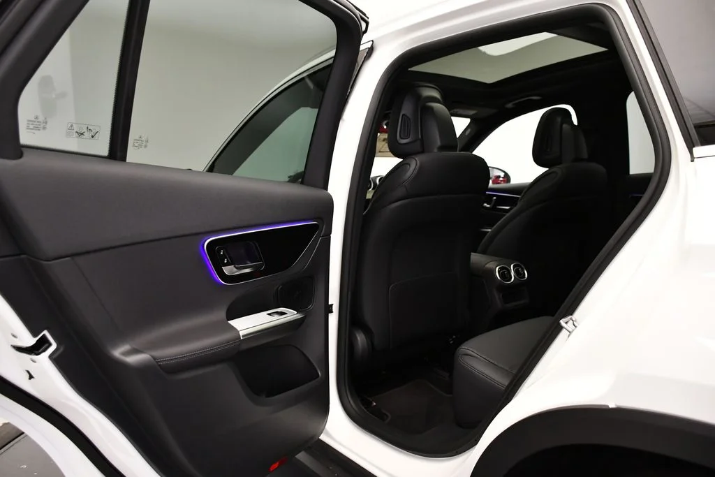 Certified Used 2026 Polar White Mercedes-Benz GLC 300 image 40
