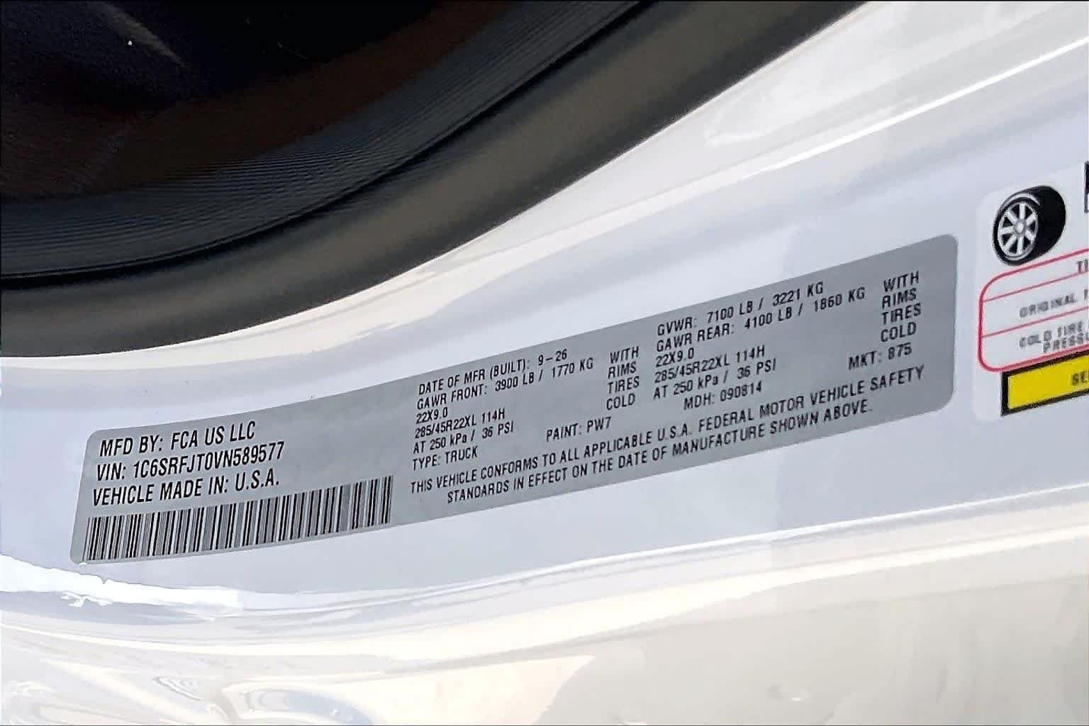 New 2027 Bright White Clear-Coat Exterior Paint RAM Laramie image 20