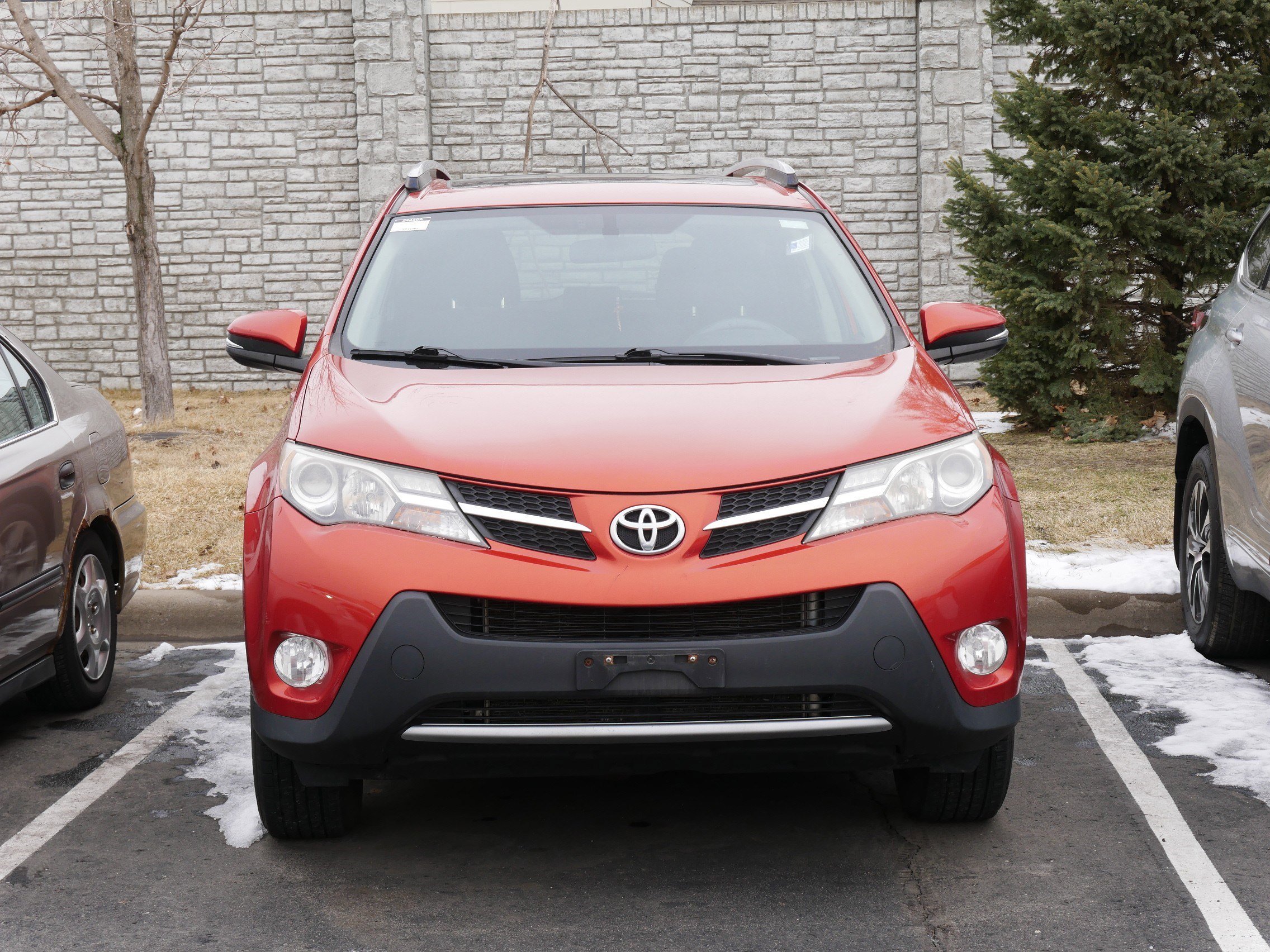 Used 2015 Toyota RAV4 XLE with VIN JTMRFREV0FD157446 for sale in Brooklyn Center, Minnesota