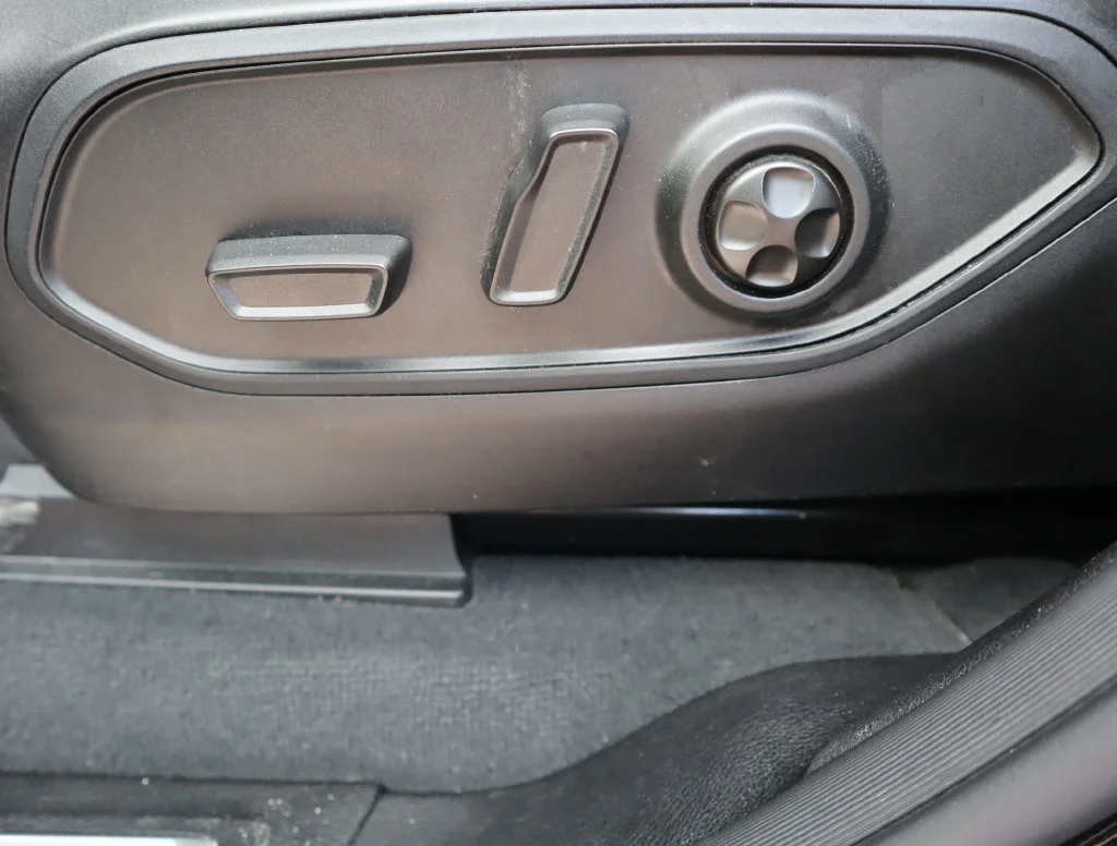 Used 2023 Black Jeep Overland image 20