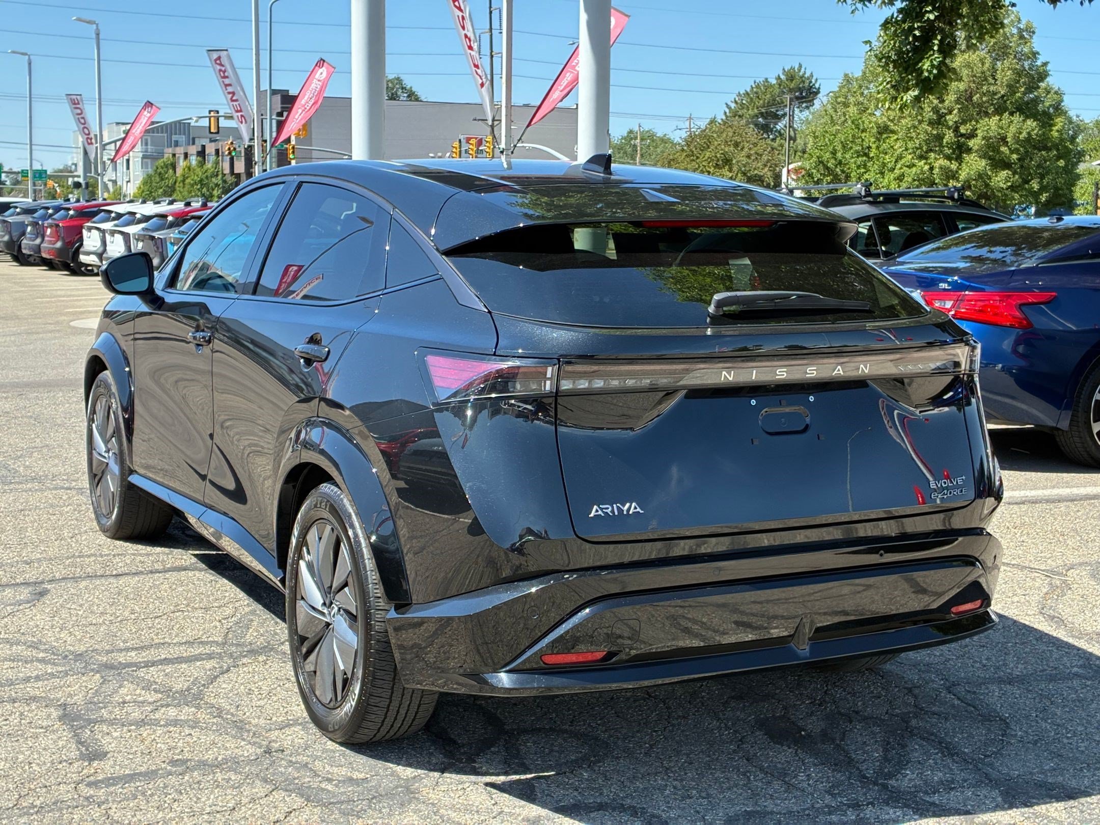Used 2025 Black Diamond Pearl Nissan EVOLVE+ image 7