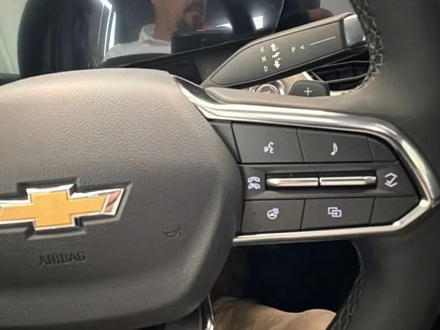 New 2027 Summit White Chevrolet LT image 36