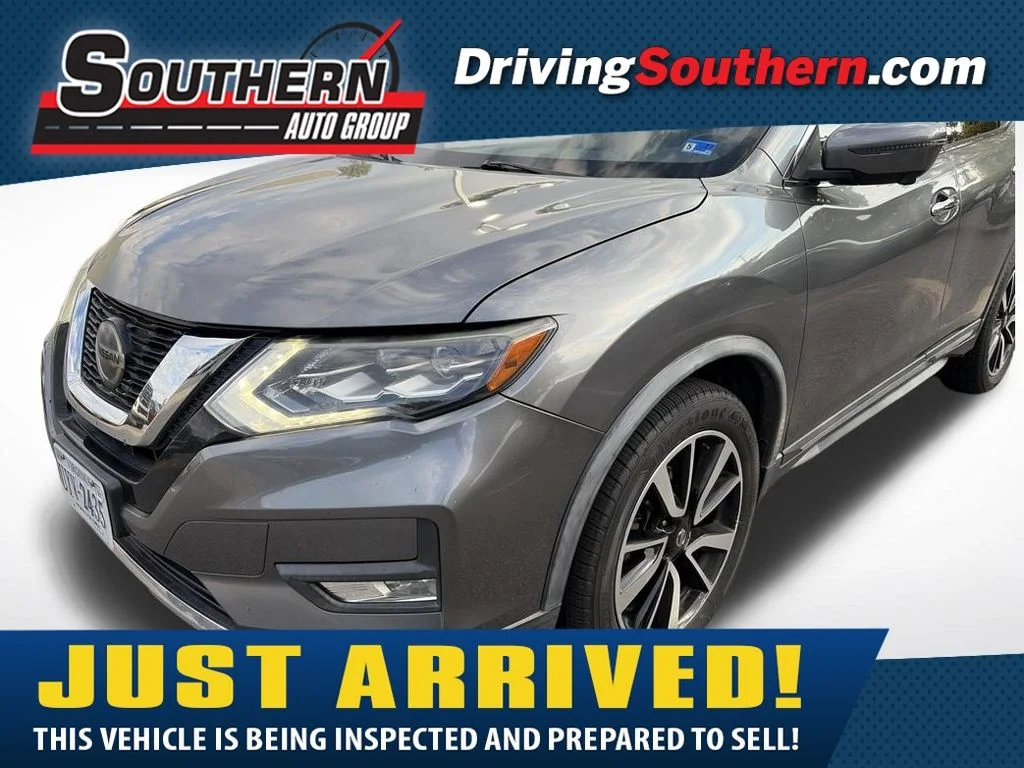 Used 2018 Gray Nissan SL image 1