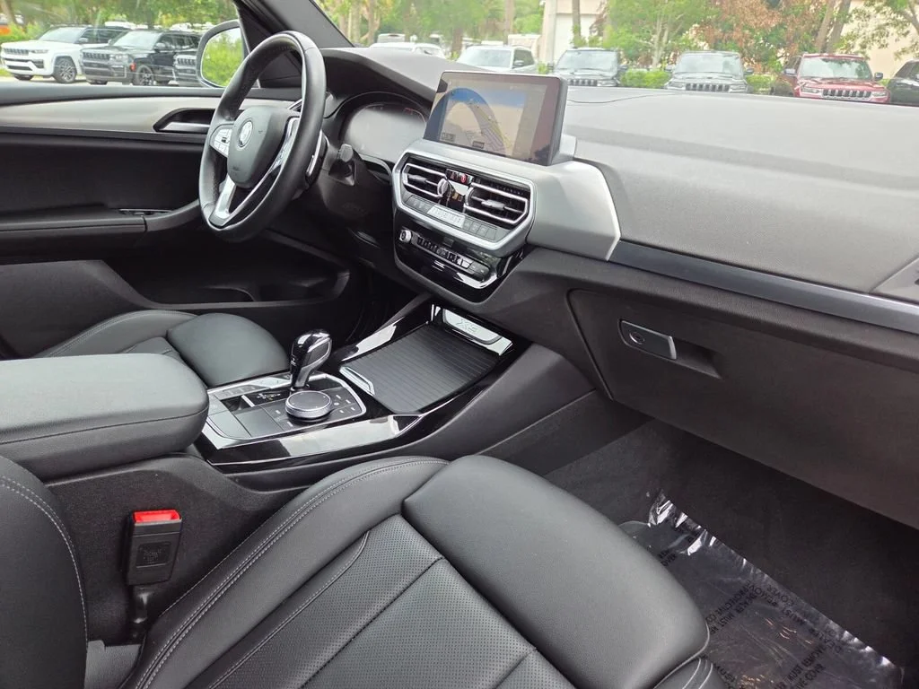 Used 2024 Mineral White Metallic BMW sDrive30i image 14