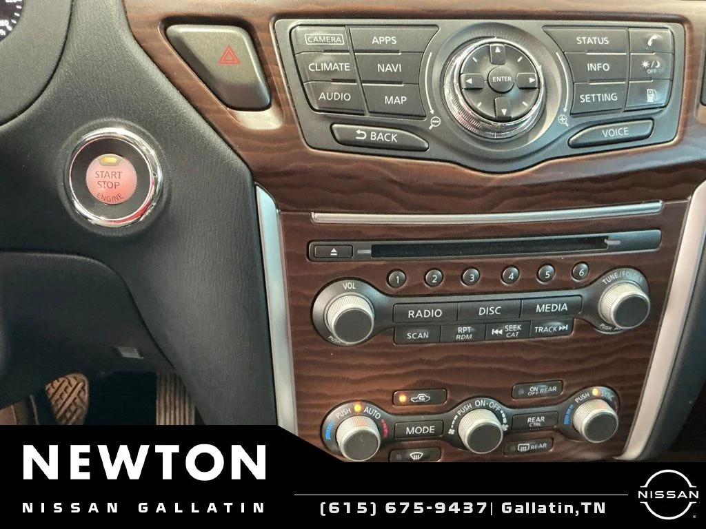 Used 2019 Pearl White Nissan Platinum image 13