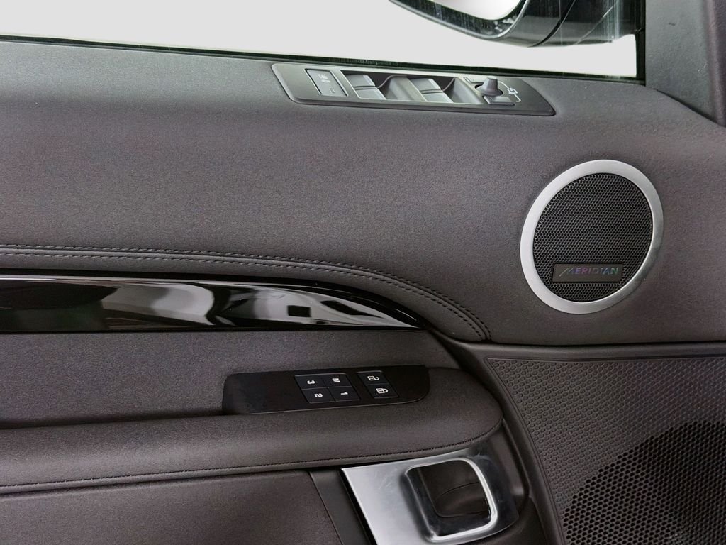 New 2026 Fuji White Land Rover S image 18